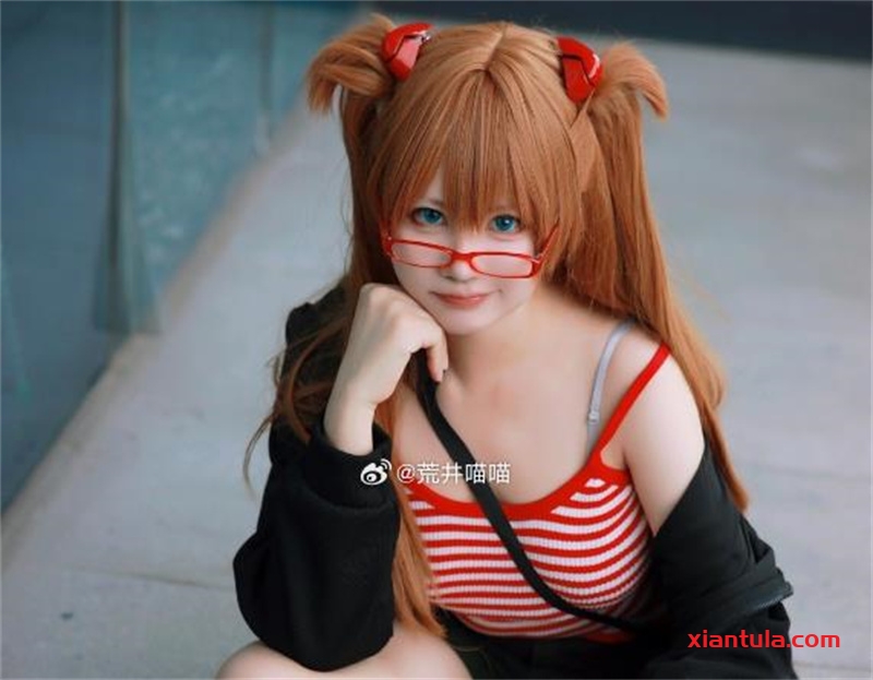 Nyako喵子包含体操服等65套视觉好图，演绎户外之旅