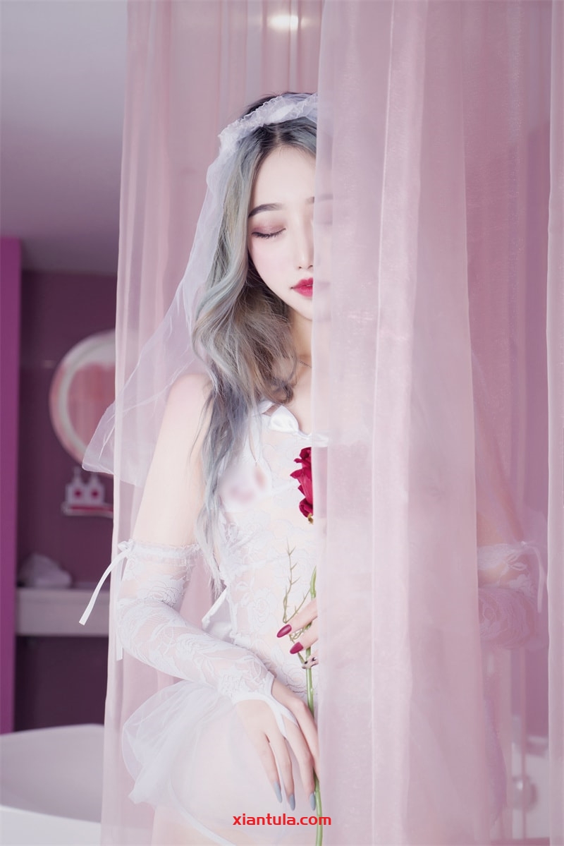 Eloise软软定制蓝色毛衣,闪烁的星星,你也会心动! Eloise软软定制蓝色毛衣,闪烁的星星,你也会心动!