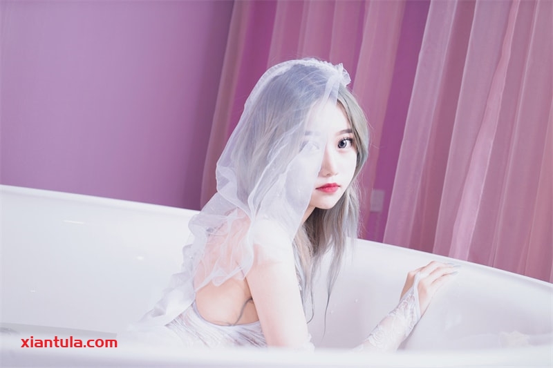 Eloise软软定制蓝色毛衣,闪烁的星星,你也会心动! Eloise软软定制蓝色毛衣,闪烁的星星,你也会心动!