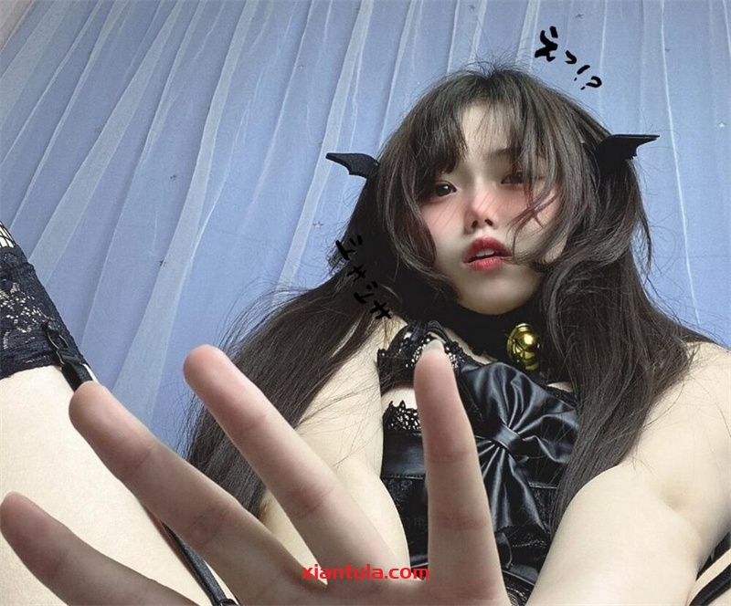 七月喵子双手挡腿壁纸88套照片大放送！粉丝大赞！