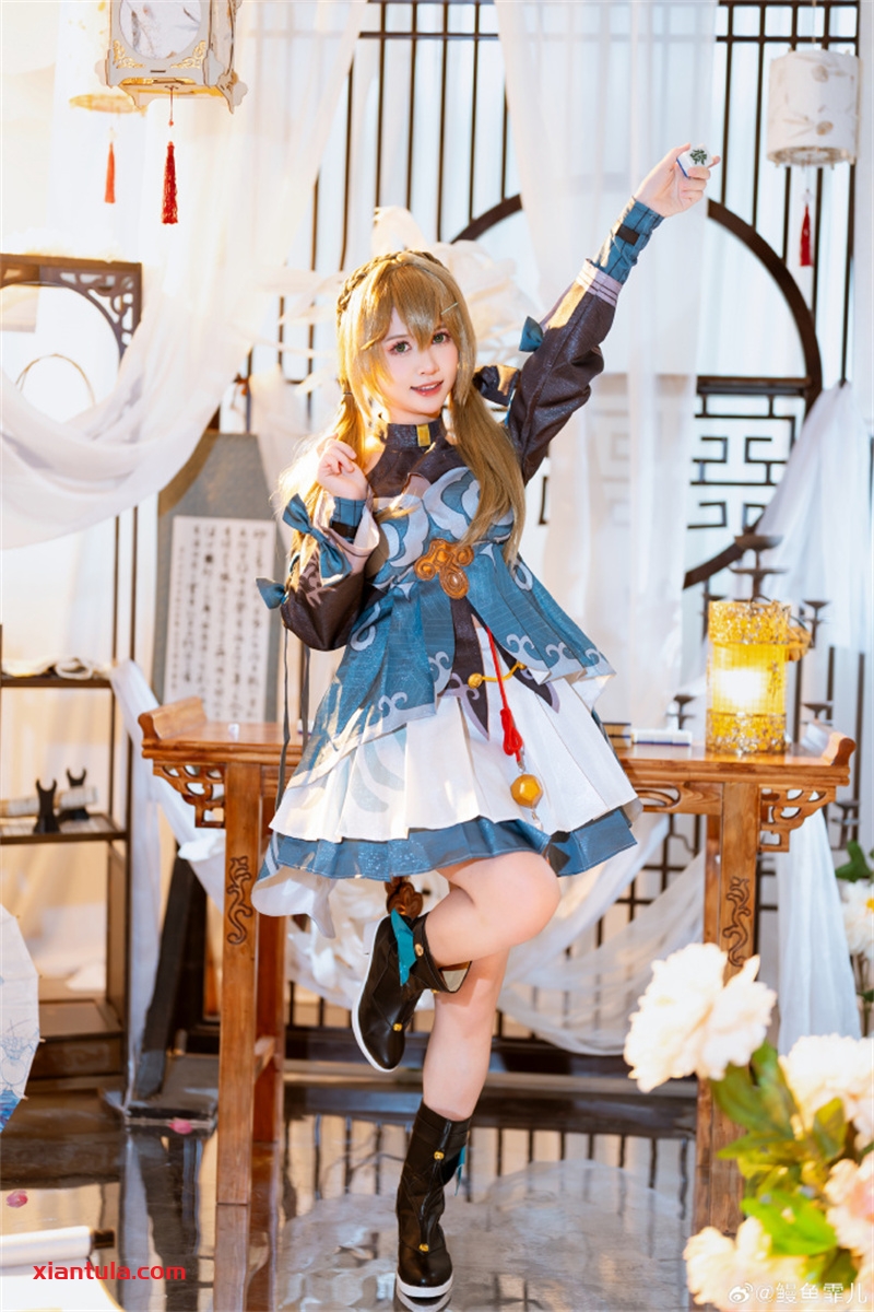 鳗鱼霏儿图片全部大放送，她的个人简介惹遐想