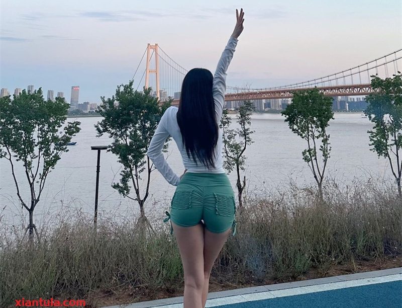 小玉吃果冻照片大全，早期维密图片大揭秘
