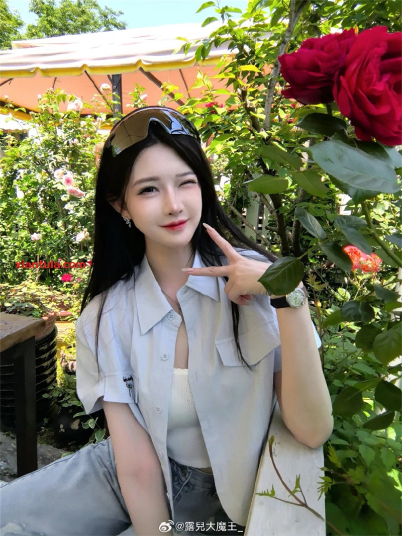 露兒大魔王的神秘面纱揭开:100部图片显露气质