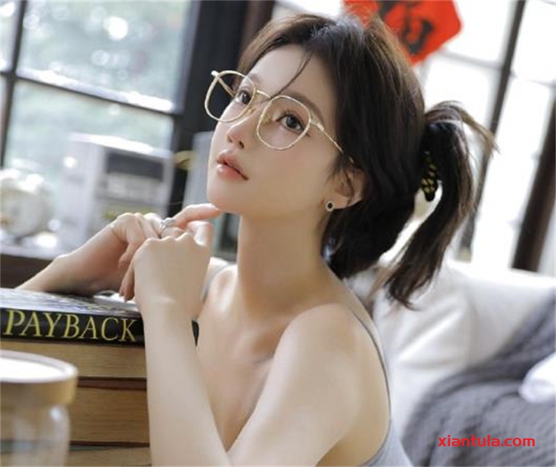 露兒大魔王的神秘面纱揭开:100部图片显露气质