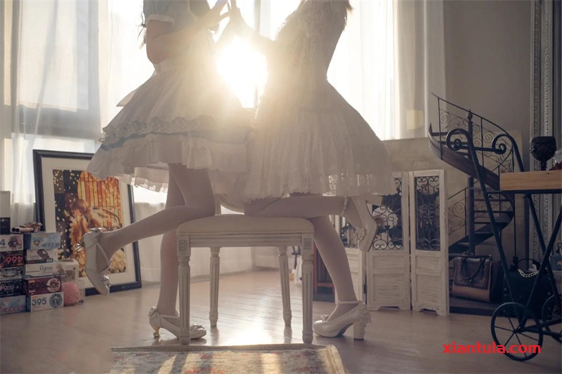 木花琳琳的模特之路:美丽与汗水的交织 木花琳琳的模特之路:美丽与汗水的交织