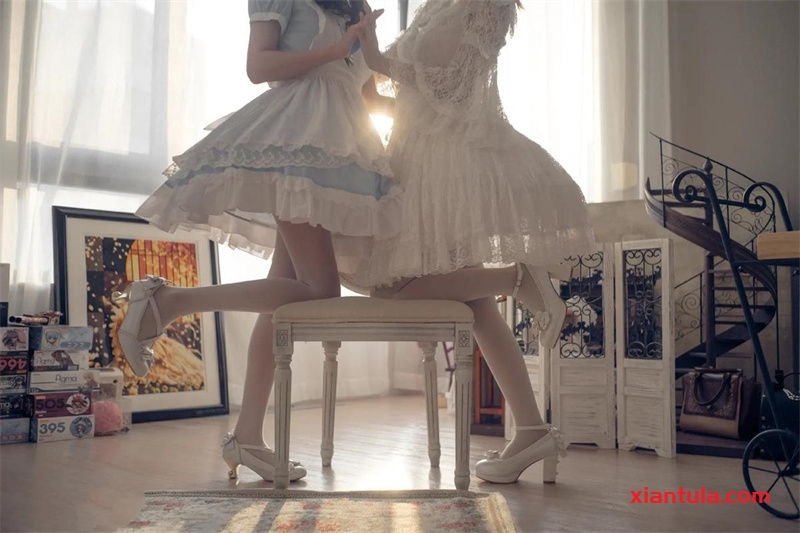 木花琳琳的模特之路:美丽与汗水的交织 木花琳琳的模特之路:美丽与汗水的交织