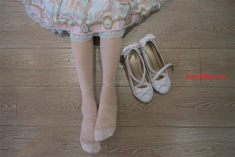 木花琳琳的模特之路:美丽与汗水的交织 木花琳琳的模特之路:美丽与汗水的交织