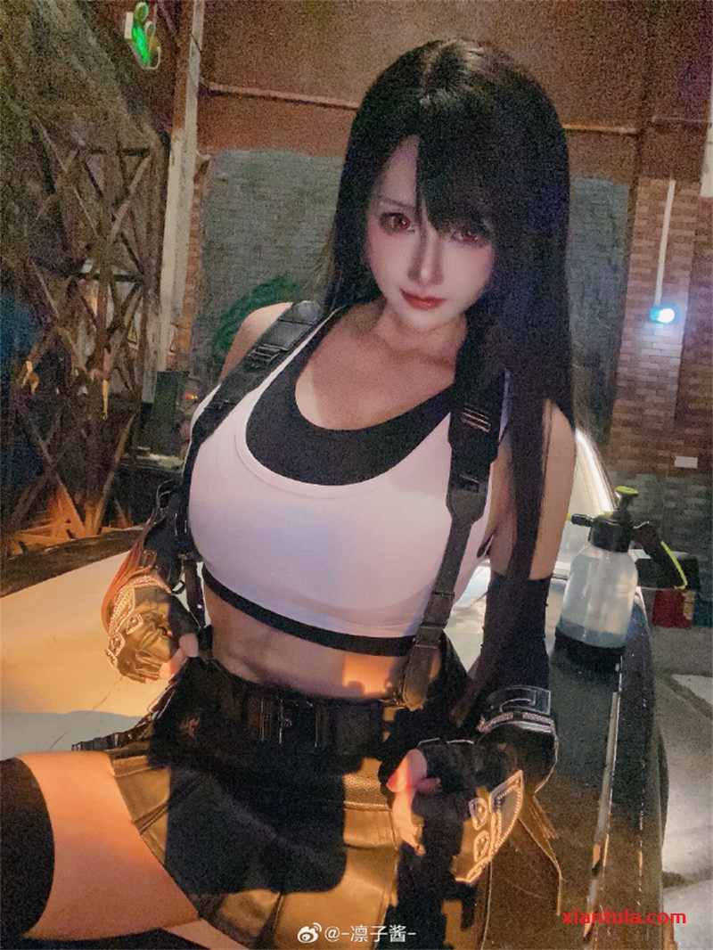 20岁凛子酱：她的图片更新速度让人又爱又恨！