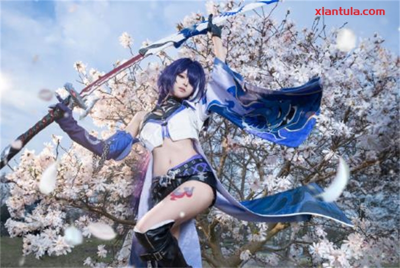 腥味猫罐：二次元红伞图片与她的个人秘密！