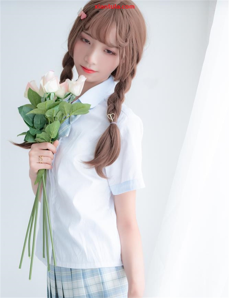 甜美与勇气并存：西呱呀呀呀的好图分享与次元英雄之路