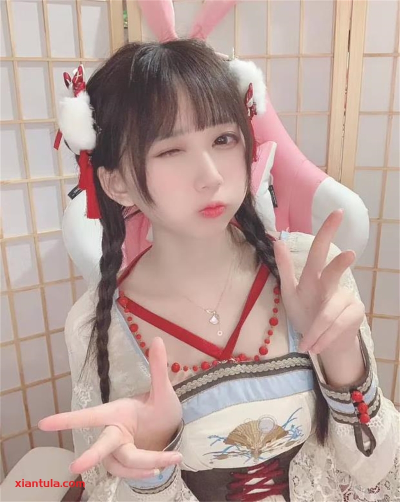 浅野菌子的经典图集角色演绎:从雅儿贝德到雷姆的惊艳之作 浅野菌子的经典图集角色演绎:从雅儿贝德到雷姆的惊艳之作