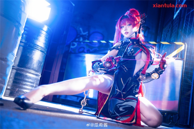 瓜希酱：从甜美到顶级玩家，她的图片为何能火遍全网？