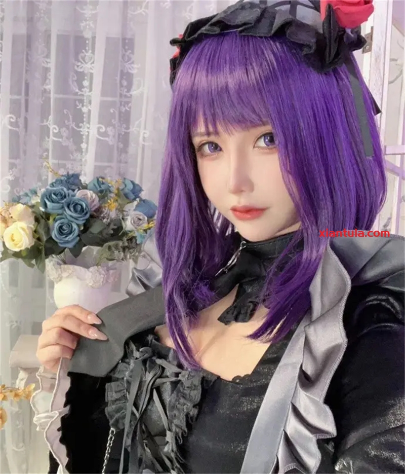 抱走莫子a:风格多变的胶衣与她的创作之旅(附图片赏析) 抱走莫子a:风格多变的胶衣与她的创作之旅(附图片赏析)