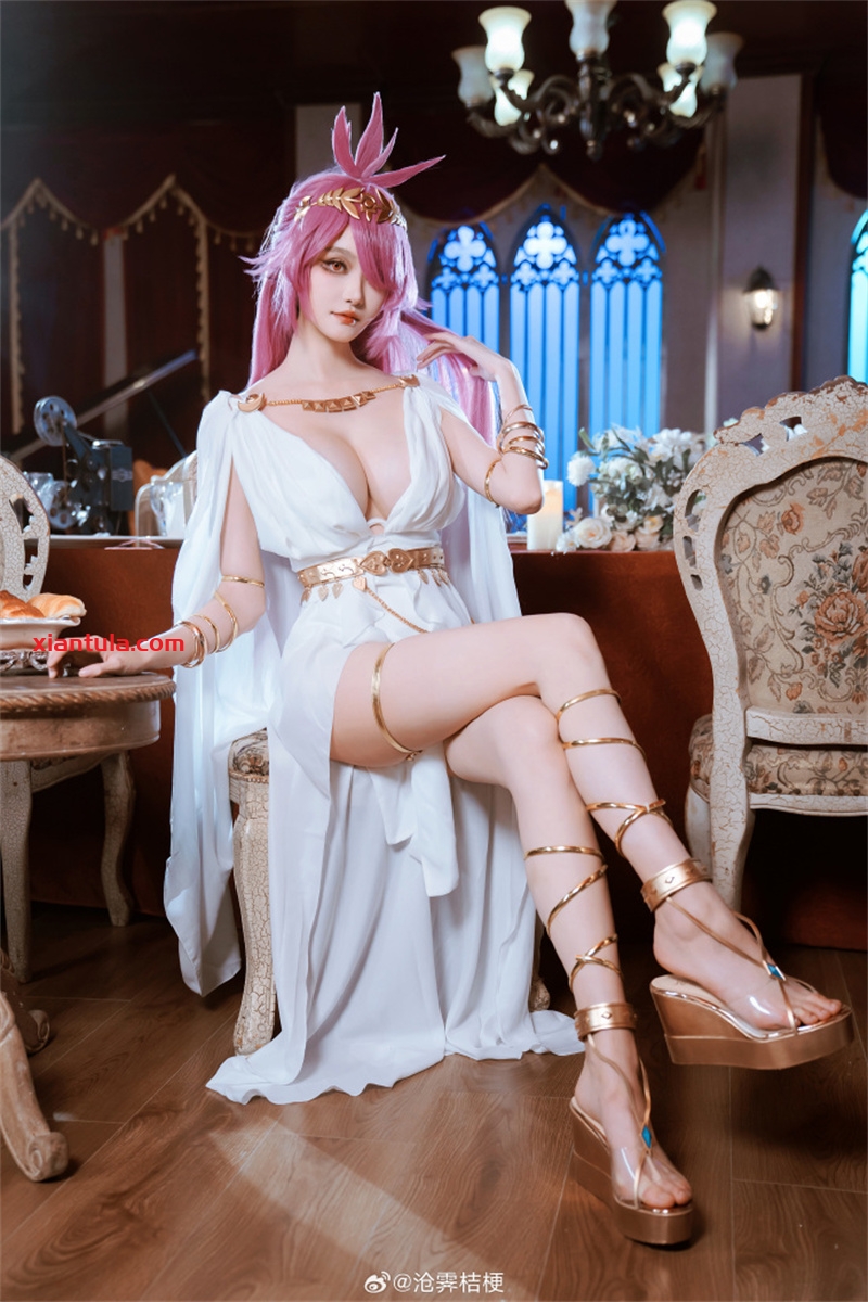 沧霁桔梗精美图片盘点：分手费事件后如何重回舞台中央？