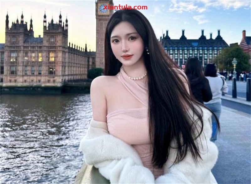 玫桃泡芙：从甜美妹子到图片解密，揭秘她的社交媒体魅力与创作秘密