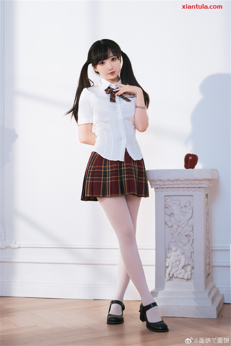 面饼仙儿图集曝光:从二次元到现实的璀璨明星! 面饼仙儿图集曝光:从二次元到现实的璀璨明星!