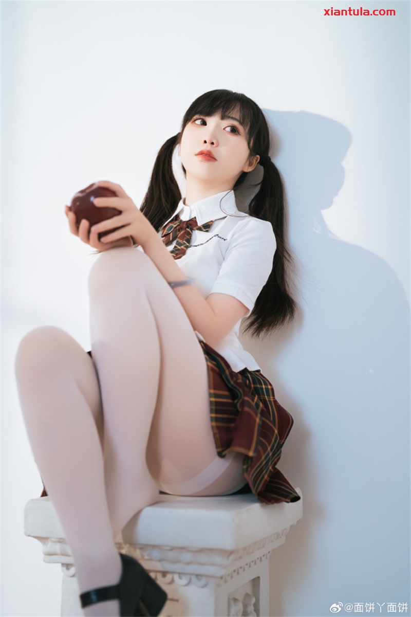 面饼仙儿图集曝光:从二次元到现实的璀璨明星! 面饼仙儿图集曝光:从二次元到现实的璀璨明星!