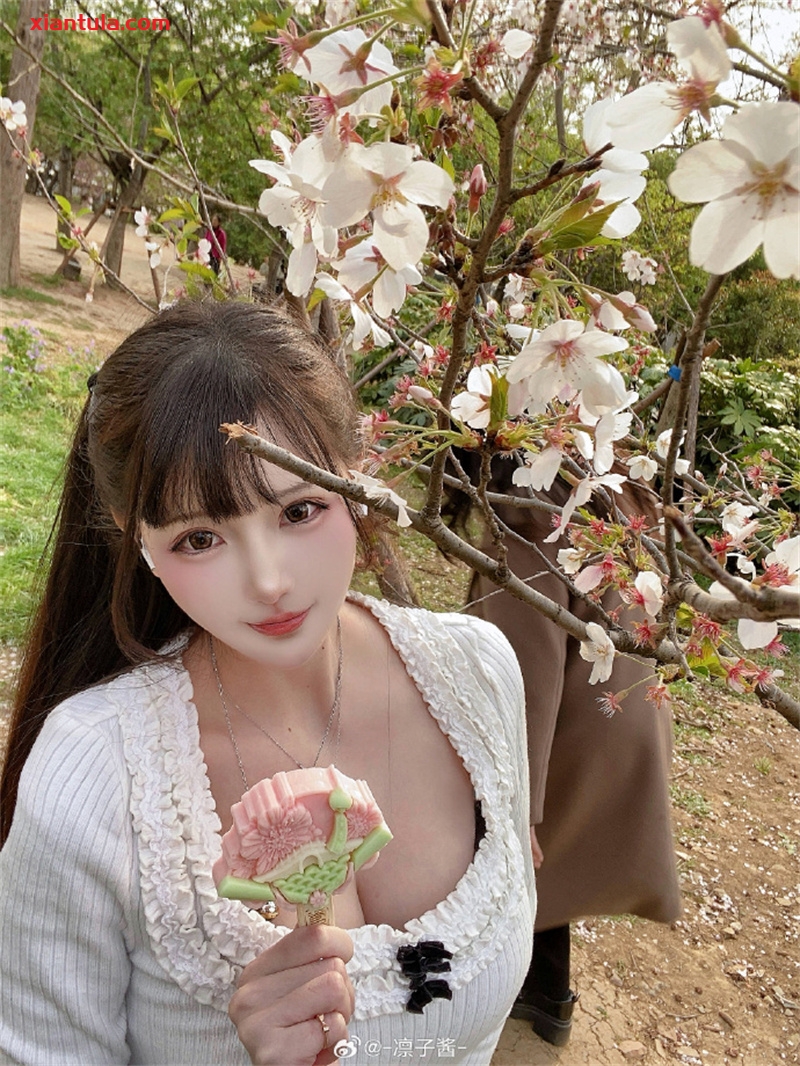 凛子酱:从广东萌妹到二次元顶流,她的《吉他妹妹》为何让人疯狂? 凛子酱:从广东萌妹到二次元顶流,她的《吉他妹妹》为何让人疯狂?