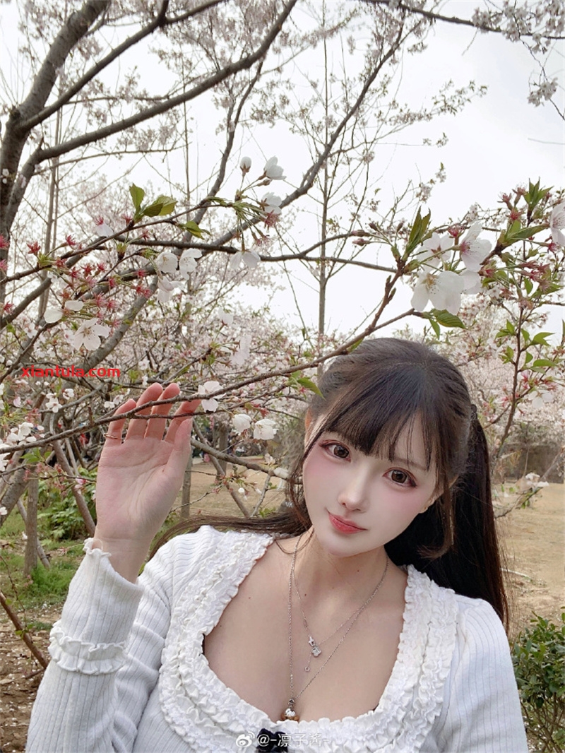 凛子酱:从广东萌妹到二次元顶流,她的《吉他妹妹》为何让人疯狂? 凛子酱:从广东萌妹到二次元顶流,她的《吉他妹妹》为何让人疯狂?