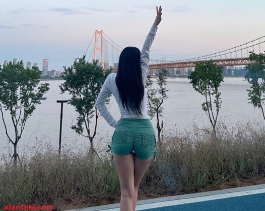 小玉吃果冻照片大全，早期维密图片大揭秘