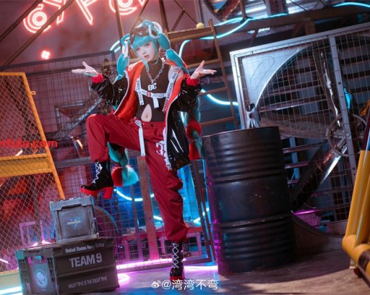 湾湾不弯：超美10G全部图片下载，光腿你选哪个？