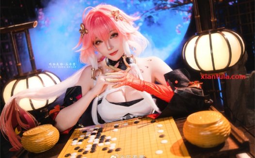 瓜希酱：从甜美到顶级玩家，她的图片为何能火遍全网？